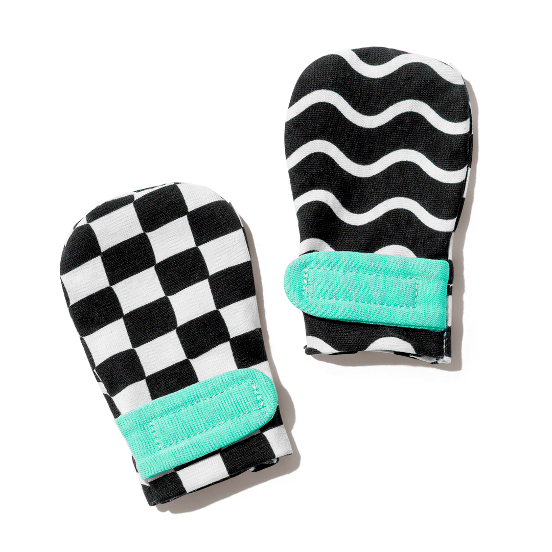 Black & White Mittens